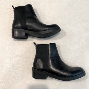 {Steve Madden} Black Combat “Grroupie” Boot